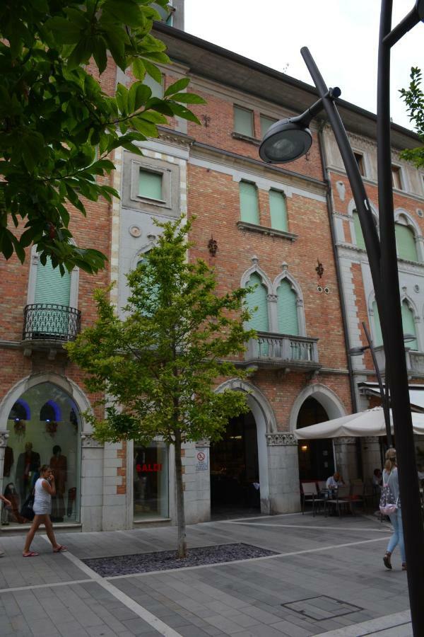 Excelsior 10 - Luxury Apartment Grado Exterior photo